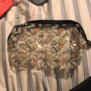 Cosmetic bag